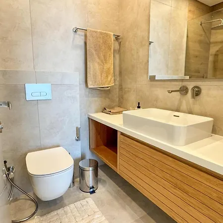 Malberry Park 202 - Modern 2bedroom With Shared Heated Pool, Sauna, Gym, Jacuzzi Appartement *