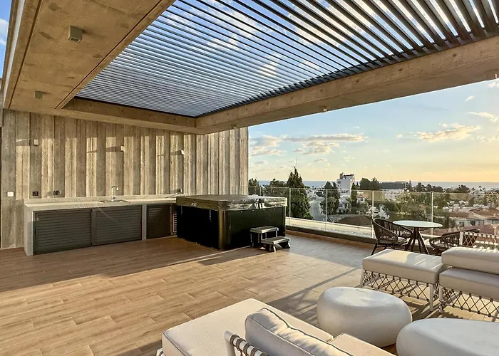 アパート Malberry Park 202 - Modern 2bedroom With Shared Heated Pool, Sauna, Gym, Jacuzzi パ フォス