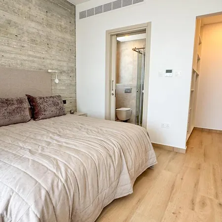 Malberry Park 202 - Modern 2 Bedroom With Pool, Gym, Jaccuzi