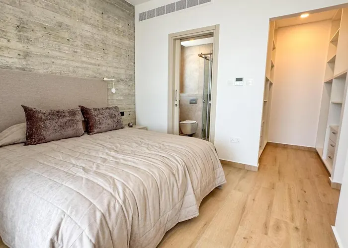 Malberry Park 202 - Modern 2bedroom With Shared Heated Pool, Sauna, Gym, Jacuzzi