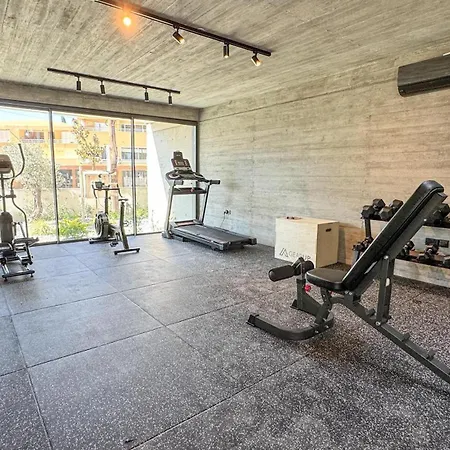 Malberry Park 202 - Modern 2 Bedroom With Pool, Gym, Jaccuzi Апартаменты Пафос
