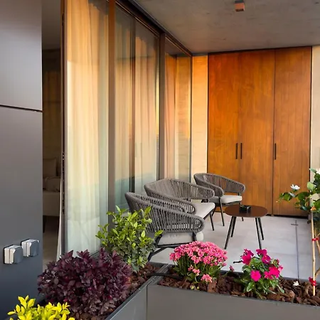 Апартаменты Malberry Park 202 - Modern 2bedroom With Shared Heated Pool, Sauna, Gym, Jacuzzi Пафос
